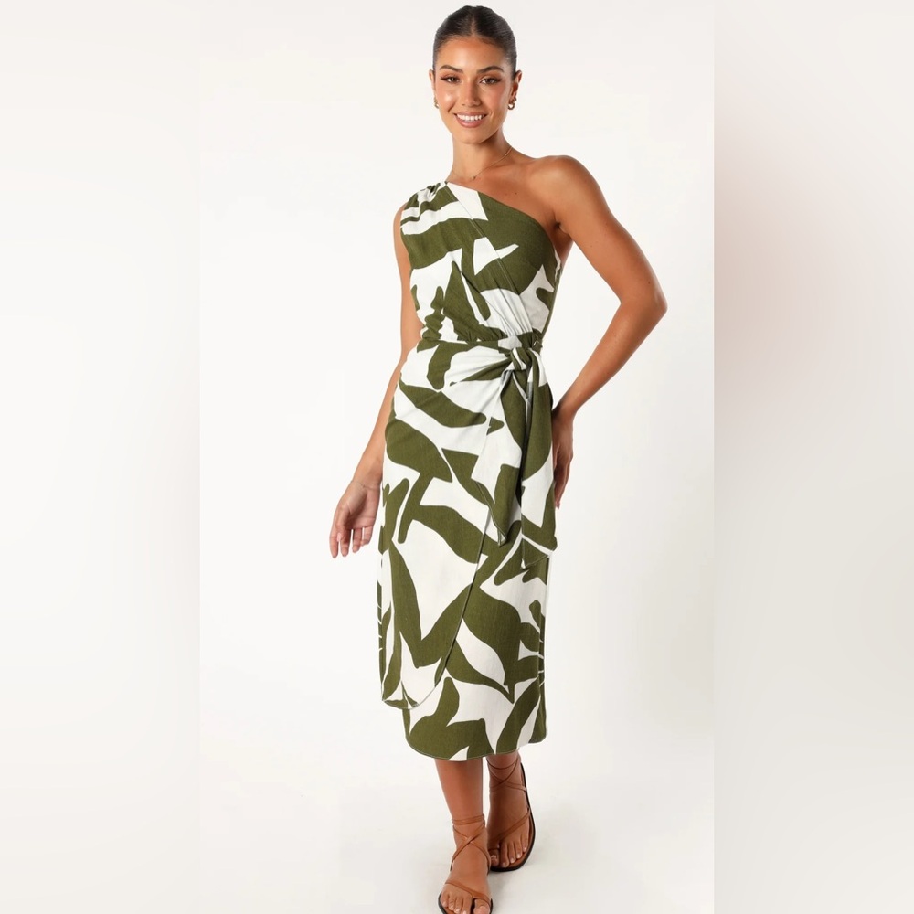 Petal & Pup Zara One Shoulder Midi Dress